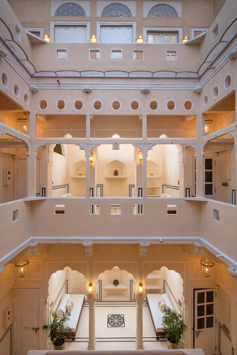 Modern Rajasthani Interiors, Rajasthani Courtyard, Traditional Hotel Design, Rajasthani Haveli Design, Rajasthani House, Rajasthani Interior Design, Haveli Interior, Futuristic Classroom, Rajasthani Haveli