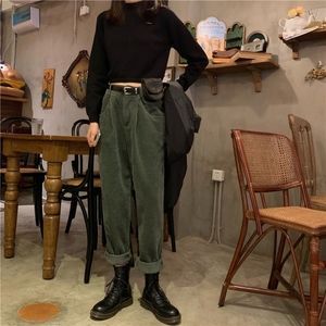 f4a4da9aa7eadfd23c7bdb7cf57b3112desc52795396ri Pants 2020, Dark Academia Outfits, Corduroy Pants Women, Goth Outfit, Mode Grunge, Academia Outfits, Dark Academia Fashion, Academia Fashion, Kleidung Diy