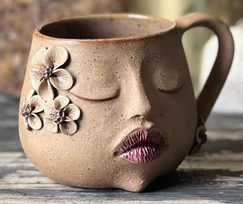 Face Cups Ceramics, Face Mugs Pottery, Hand Built Mugs Clay Pottery Ideas, Face Mugs Ceramic, Face Jugs Pottery, Face Pottery, Pots Ideas, Clay Owl, Ceramics Pottery Mugs