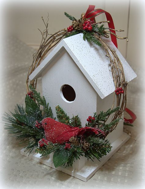 Christmas Birdhouses Ideas, Cardinal Christmas Decor, Holiday Birdhouses, Decorative Birdhouses, Christmas Birdhouse, Birdhouse Ornaments, Christmas Decorations Centerpiece, Diy Crafts Christmas, Dollar Store Christmas Crafts