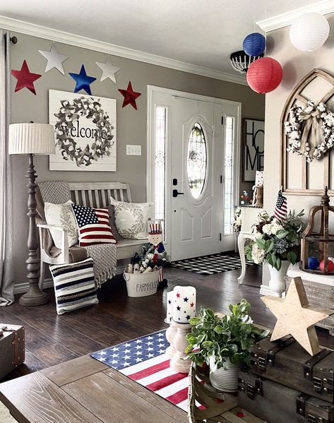 Patriotic Living Room Decor, Patriotic Living Room, Red White And Blue Crafts, 4th Party Ideas, July 4th Party Ideas, Farmhouse 4th Of July Decor, Independence Day Diy, Patriotic Decor Ideas, Future Mansion