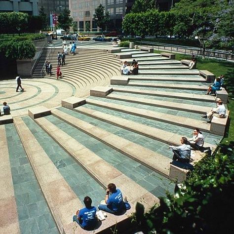 stepped urban space Urban Landscape Design, Public Space Design, Plans Architecture, Easy Landscaping, Landscape Architecture Design, Urban Park, Urban Furniture, Landscape Plans, Public Spaces