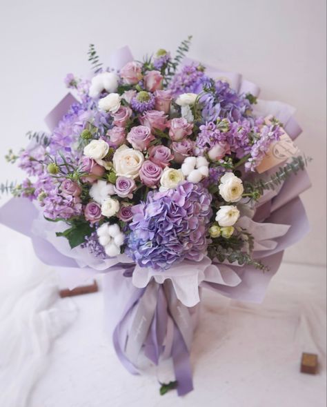 Purple Floral Bouquets, Purple Bouquet Aesthetic, Light Purple Flower Bouquet, Purple Flower Bouquet Aesthetic, Flowers Bouquet Lavender, Lavender Flower Arrangements, Purple Bouquet Flowers, Violet Flower Bouquet, Lilac Flower Bouquet