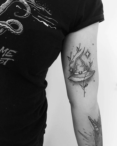 6 Witch Tattoo Ideas – Self Tattoo Witch And Moon Tattoo, Cute Witch Tattoo, Moon Witch Tattoo, Witches Hat Tattoo, Magic Tattoo Witches, Salem Tattoo Ideas, Simple Witch Tattoo, Witch Cat Tattoo, Small Witch Tattoo Ideas