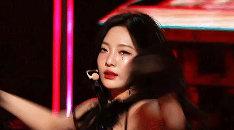 Ningning Gif, Aespa Gif, Female Idols, Whiplash, Pop Group, Drama, Gif, Concert, Beauty