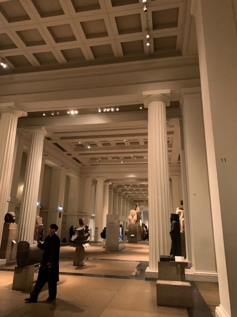 British museum aesthetic. Art. Fashion. Aesthetics. Museum. British Museum Aesthetic, Man Made Structures, Book Locations, Style Roots, Museum Outfit, Museum Photography, Museum Aesthetic, Organic Structure, London Museums