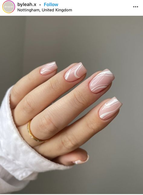 Simple Grad Nails, Nails Short White, Fake Gel Nails, Nails Small, Grow Long Nails, Line Nail Art, Gel Nail Art Designs, Beige Nails, Lines On Nails