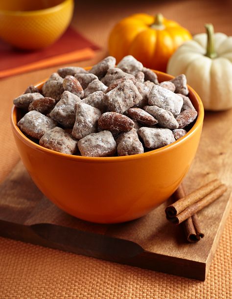 Try making Puppy Chow with pumpkin spice this fall. It's a fun and delicious recipe to make with the kids! Halloween Food Snacks, Halloween Sweet Treats, Puppy Chow Recipes, Chex Mix Recipes, Land O Lakes, Sweet Treats Recipes, Puppy Chow, Chex Mix, Savory Recipes