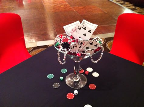 Martini glass centerpiece for casino theme party Roulette Tattoo, Party Themes For Women, Casino Prom, Martini Glass Centerpiece, 007 Casino Royale, Casino Birthday Party, Bond Party, Vegas Theme Party, Casino Theme Party