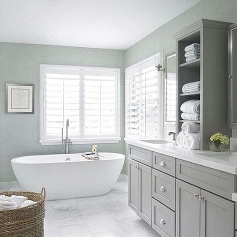 10 Luxe Hamptons Style Bathrooms You Will Love | And 6 Design Elements - Lavender Hill Interiors Hampton Style Bathrooms, Coastal Bathroom Design, Beautiful Bathroom Vanity, White Bathroom Cabinets, Diy Bathroom Vanity, Bathroom Windows, Trendy Bathroom, Simple Bathroom, Bath Room