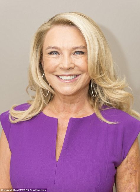 Amanda Redman shows off youthful glow after admitting she's used to botox | Daily Mail Online Amanda Redman, Wide Smile, Heather Locklear, Botox Fillers, Woman Personality, Thursday Morning, Morning Show, Cosmetic Procedures, Pencil Dress