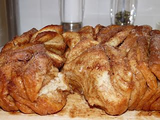 Cinnamon and Sugar Pull Apart Bread Chocolate Pull Apart Bread, Money Bread, Cinnamon Sugar Pull Apart Bread, Bread Boats, Cinnamon Pull Apart, Cinnamon Pull Apart Bread, Bread Pull Apart Recipes, Sugar Bread, Spiced Chocolate