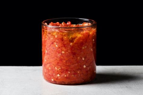 Shatta Sauce, Shatta Recipe, Bistro Salad, Gluten Free Sauces, Chili Sauce Recipe, Fresh Tortillas, Chile Recipes, Red Pepper Sauce, Spicy Tomato Sauce