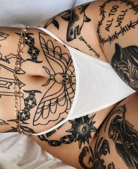 Lots Of Tattoos, Tatoos Woman, Inspiration Tattoos, Stomach Tattoos, Cute Tattoos For Women, Dream Tattoos, Celebrity Tattoos, Dope Tattoos, Simplistic Tattoos