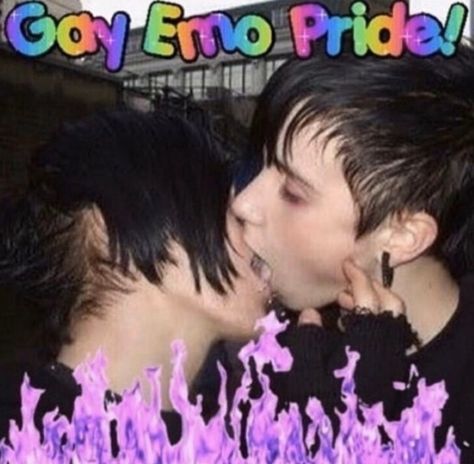 Gay Emo Boys, Emo Boys 2000s, 2000s Emo Boy, Emo Friends, Scene Boy, Emo Scene Boys, Emo Couples, Emo Love, Scene Boys