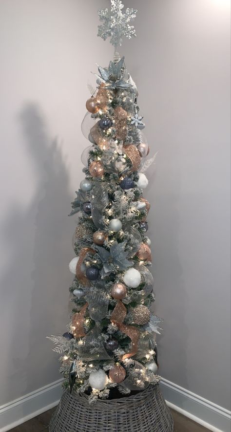 White Slim Christmas Tree, Ice Blue Christmas Tree, Slim Xmas Tree Decorating Ideas, Slim Christmas Tree Ideas Decorating, Blue Christmas Tree Decor, White Pencil Christmas Tree, Pencil Christmas Tree Ideas Decorating, Slim Xmas Tree, Rose Gold Christmas Tree