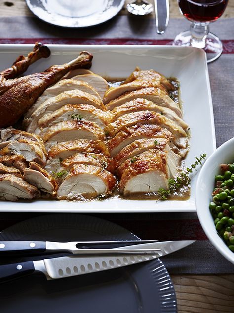 Ina Garten's Make-Ahead Roast Turkey. Carve it in advance! Brine Turkey, Make Ahead Turkey Gravy, Artichoke Bread, Dry Brine, Turkey Roast, Barefoot Contessa Recipes, Cauliflower Puree, Turkey Platter, Christmas Turkey