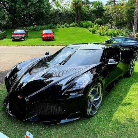 Bugatti La Voiture Noire 📸 @gercollector Insta    Z_litwhips Dubai Lamborghini, Lamborghini V12, Tmax Yamaha, Tokyo Drift Cars, Car Organization, Aesthetic Car, Pimped Out Cars, Bugatti Cars, Car Chevrolet