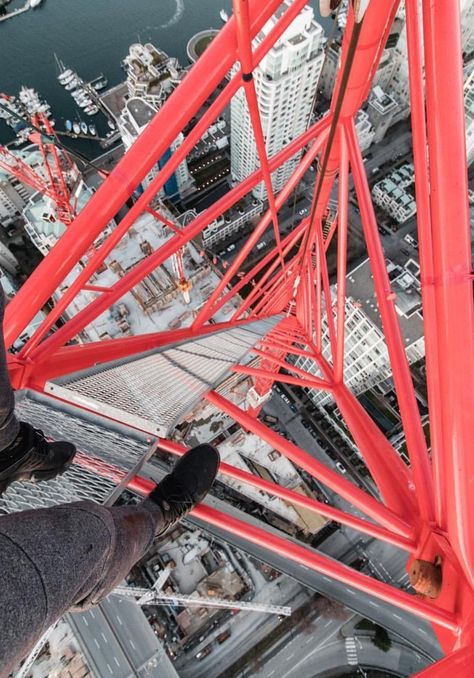 Urban lattice climbing Urban Climbing, High Places, Extreme Adventure, Adrenaline Rush, Biggest Fears, Sirius Black, Building Design, Lattice, Climbing