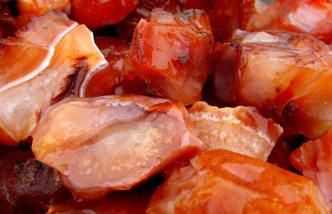 Red Carnelian Semi-Precious Stone | Magic Armor, Gemstone Properties, Carnelian Crystal, Crystal Formations, Orange Stone, Orange Crystals, Body Energy, Orange Chicken, Body Balance