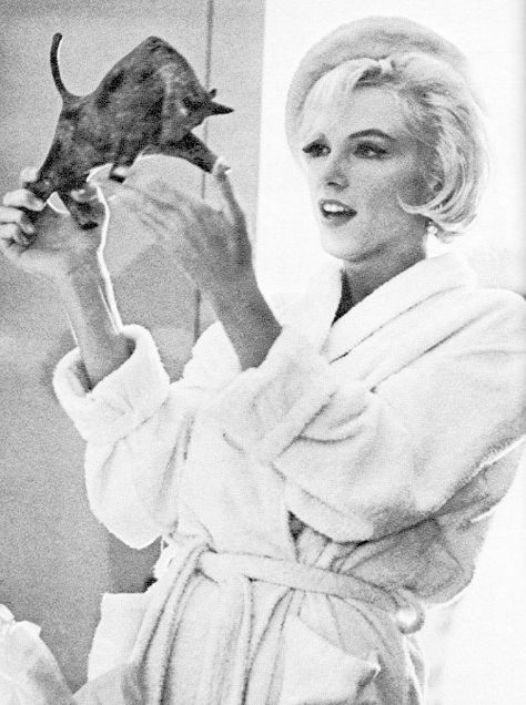 Marilyn Monroe Birthday, Marilyn Monroe Old, Marilyn Monroe Art, Rare Images, Marilyn Monroe Photos, Norma Jean, Norma Jeane, Love Vintage, Life Moments