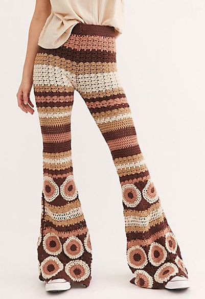 Crochet flare pants | boho pants | '70s vintage style | bell-bottoms | hippie style | festival fashion ... Crochet Flare Pants, Flare Pants Pattern, Crochet Pants Pattern, Crochet Bottoms, Crochet Pants, Festival Pants, Crochet Skirt, Boho Crochet, Pants Pattern