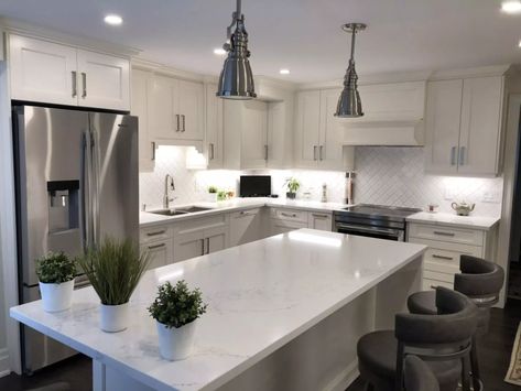 Modern Kitchen Medium Size, Medium Size House Interior, Kitchen Medium Size, Medium Sized Kitchen Ideas Layout, Kitchen Design Medium Size, Quartz Countertops With White Cabinets Shaker Style, Medium Kitchen With Island, Medium Size Kitchen With Island, Medium Sized Kitchen Ideas