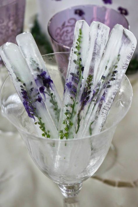 Lavender Diy, Fancy Ice Cubes, Solar Diy, Flower Ice Cubes, Fancy Ice, Flooring Diy, Floral Ice, Flower Ice, Diy Event