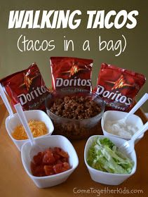 Walking Tacos (aka tacos in a bag) Tacos In A Bag, Taco In A Bag, Taco Salat, Walking Tacos, Taco Salads, Fingerfood Party, Think Food, Frugal Meals, Camping Food