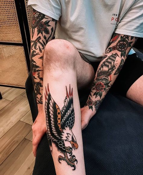 Traditional Eagle Tattoo Leg, Long American Traditional Tattoos, American Traditional Tattoos Eagle, Tiger Knee Tattoo, Traditional Calf Tattoo, Traditional Shin Tattoo, Traditional Leg Sleeve, Tattoo Sleeve Themes, Traditional Tattoo Knee