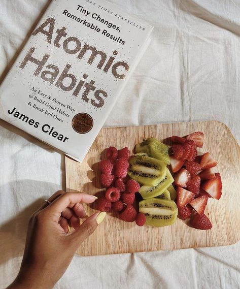 Reading Atomic Habits, Breakfast Energy, Instagram Pic Ideas, Fruit Board, Morning Routine Productive, Digital Content Creator, Vision Board Inspiration, Holistic Lifestyle, Health Habits