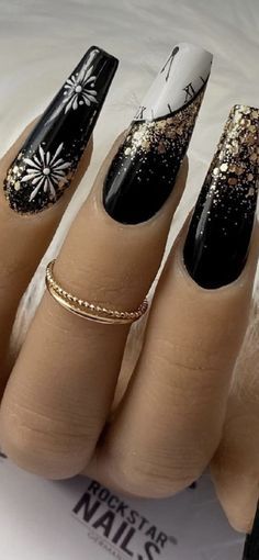 New Years Nails January Nail Designs, Acrylics Nails, Nye Nails, Nail Art Noel, New Year Nails, 2022 Nails, New Years Nail Art, New Years Nail Designs, Tips Nails