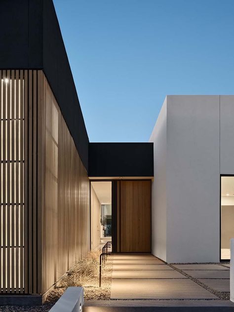 1970s House, Black Window Frames, Desert House, Modern Desert, Wood Ceiling, Large Tile, Casa Exterior, Desert Homes, Paradise Valley