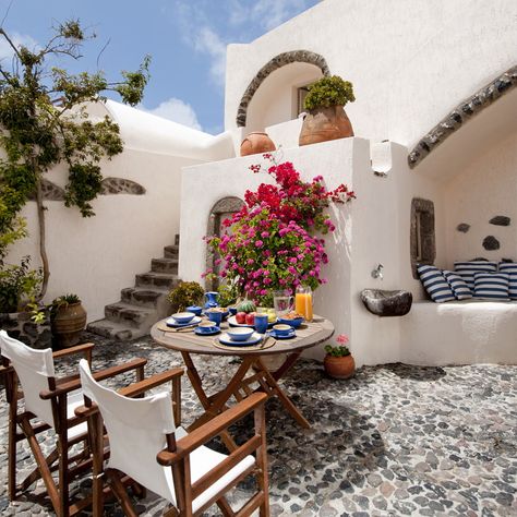 The 15 Best Villas for Rent in Santorini for a 2020 Getaway Santorini Villas, Mediterranean Living, Patio Style, Mediterranean Decor, Mediterranean Home, Mediterranean Homes, Outdoor Dining Area, Spanish Style, Mediterranean Style