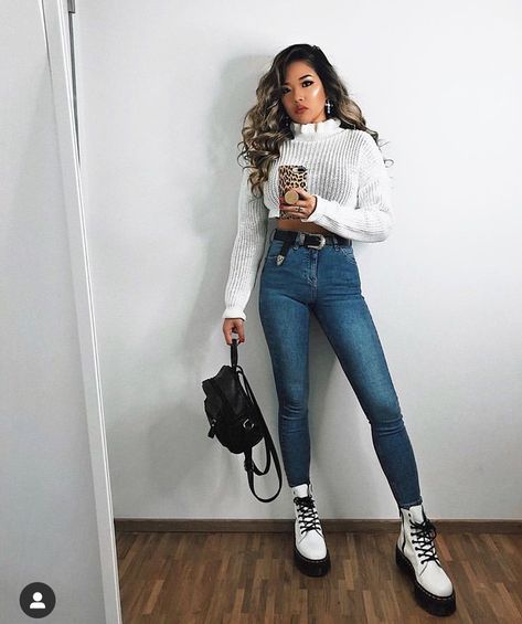 White Combat Boots Outfit Fall, White Combat Boots Outfit, Combat Boot Outfit, White Boots Outfit, White Combat Boots, Outfit Botas, Leopard Print Outfits, Outfits Con Jeans, Everyday Casual Outfits