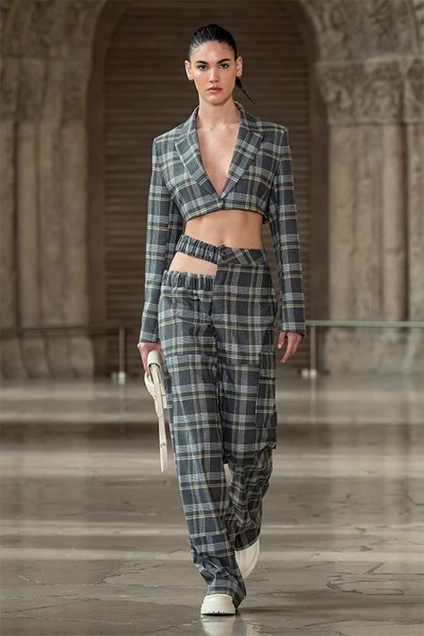 Suit Style Women, High Waisted Skirt Outfit, Africa Trip, American Dress, Runway Fashion Couture, Diy Clothes Design, About Time, Looks Chic, Fashion Design Clothes