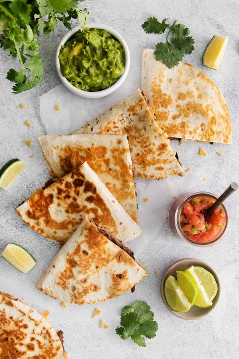 The ultimate steak quesadilla is made with flank steak, mushrooms, onion, and tons of Monterrey Jack cheese! Blackstone Steak Quesadilla Recipes, Steak Quesadilla Recipes, Quesadilla Fillings, Steak Mushrooms, Steak Quesadilla, Kinds Of Steak, Simple Family Meals, Quesadilla Recipe, Budget Family Meals