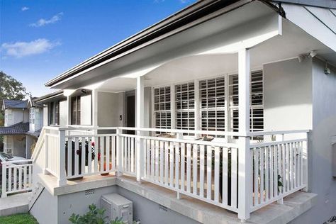 Front Balcony, White Balcony, White Timber balustrades, White Shutters, Front Steps Front Porch Balustrade, White House With Balcony, White Timber Balustrade, White Balustrade Exterior, Timber Balustrade Outdoor, Hampton Balcony, Balcony Balustrade Ideas, Balustrade Design Outdoor, Verandah Railing Ideas