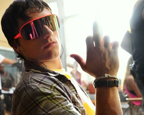 Josh Hutcherson as Clapton Davis in "Detention" Sean Anderson, Peeta Mellark, Josh Hutcherson, Cutie Patootie, Hunger Games, Square Sunglasses Women, Actors & Actresses, Pretty People, A Man