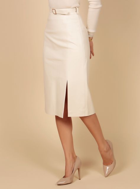 Pencil Cut Skirt Outfit, Knee Length Skirts Outfits, Pencil Cut Skirt, Gold Metal Belt, Satin Skirt Outfit, Below The Knee Skirt, Long Pencil Skirt, Pencil Skirt Outfits, Hourglass Silhouette