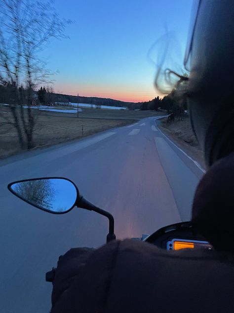 spring summer scooter sunset Scooter Ride Aesthetic, Scooty Aesthetic, Bikers Aesthetic, Board Pictures, Biker Aesthetic, Vision Board Photos, Vision Board Pictures, Travel Aesthetic, Aesthetic Pictures