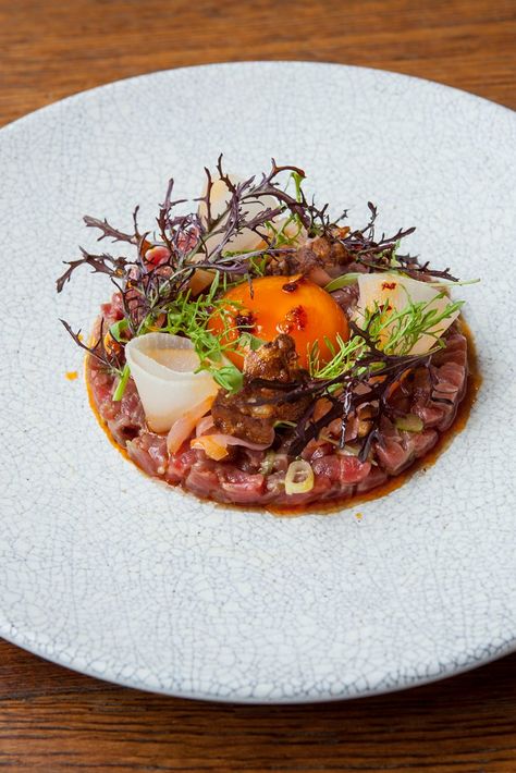 Steak Tartare Fine Dining, Asian Beef Tartare, Steak Tartare Plating, Beef Tartare Plating, Beef Tartare Fine Dining, Fine Dining Canapes, Recipes Using Steak, Beef Tartare Recipe, Steak Tartare Recipe