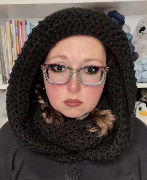 Enid's Snood - Wednesday-Inspired Crochet Snood Free Pattern Snood Wednesday, Crochet Snood Free Pattern, Crochet Hooded Cowl, Bulky Yarn Crochet, Crochet Beard, Snood Pattern, Crochet Snood, Yarn Hanging, Crochet Cowl Pattern