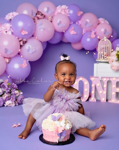 Butterfly First Birthday Photoshoot, 1st Birthday Girl Photoshooting, Baby Birthday Photoshoot Ideas, Baby Photoshoot Ideas 1 Year, One Year Old Birthday Photoshoot, Baby 1st Birthday Photoshoot, February Baby Birthday, One Year Old Photoshoot Ideas, 1 Year Photoshoot Ideas