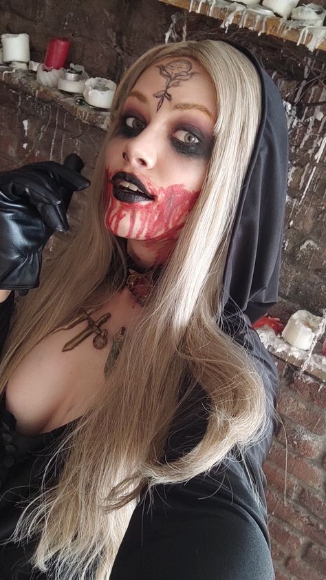 Vampire girl from resident evil village cosplay and makeup Resident Evil Village Cosplay, Resident Evil Makeup, Evil Makeup, Resident Evil Cosplay, Resident Evil Village, Vampire Girl, Vampire Girls, Halloween Make Up, Halloween Make