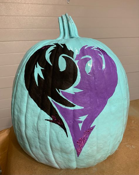 Descendants Pumpkin, Pumpkin Pumpkin Carving, Hand Painted Pumpkin, Descendants 3, Painted Pumpkin, Pumpkin Pumpkin, Pumpkin Painting, Pumpkin Faces, Painted Pumpkins