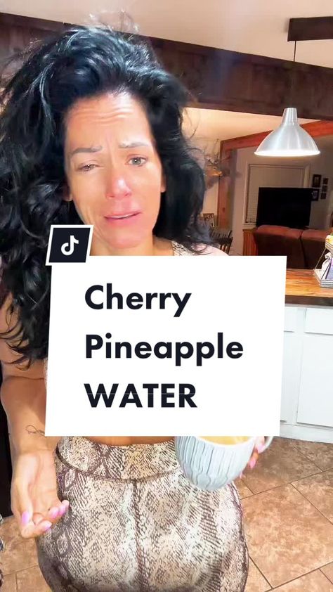 Sugar Free Water Recipes, Tiktok Water Recipes, Watertok Tiktok Recipes, Water Station Ideas, Mermaid Water Drink, Water Of The Day, Watertok Recipes, Pink Drink Recipe, Water Combinations