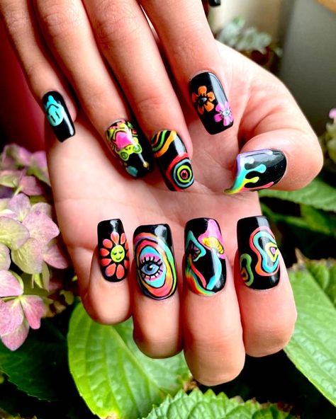 Psychadelic Nails Acrylic, Black And Neon Nail Designs, Neon And Black Nails, Black Neon Nails, Black And Neon Nails, Psychadelic Nails, Rave Nails, Pop Art Nails, Neon Nail Designs