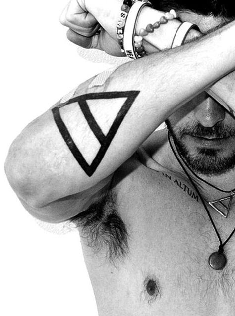 Jared Leto Jared Leto Tattoo, Mars Tattoo, Shannon Leto, Thirty Seconds, 30 Seconds To Mars, Male Photography, Minimal Tattoo, Jared Leto, Beautiful Tattoos