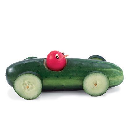 A cucumber with wheels?! All it takes is a few minutes to assemble this vitamin-packed race car. Source: Family Fun Deco Fruit, Veggie Art, Food Decorations, Decorações Com Comidas, Food Art For Kids, Food Sculpture, Edible Crafts, Creative Food Art, Vegetable Carving